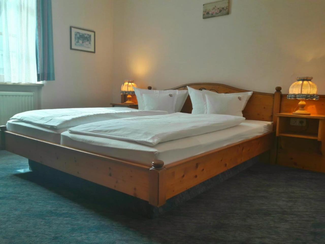 Hotel Zur Krone Bad Brückenau Buitenkant foto